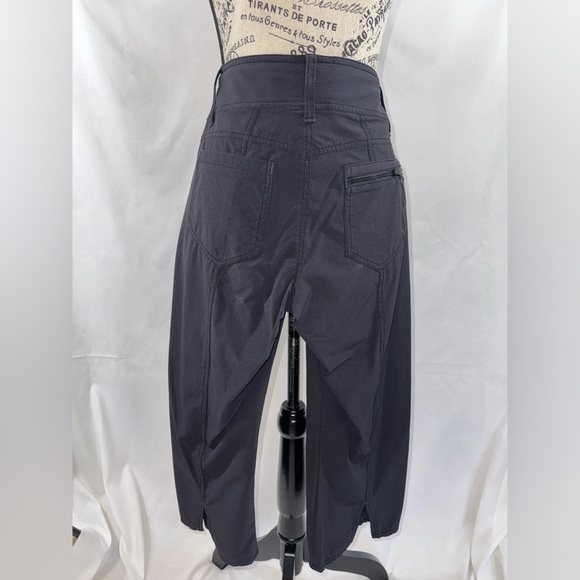 EUC: Athleta Crop Nylon Black Capri - Picture 3 of 6